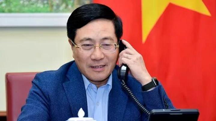 Từ 3 kiểu giày 